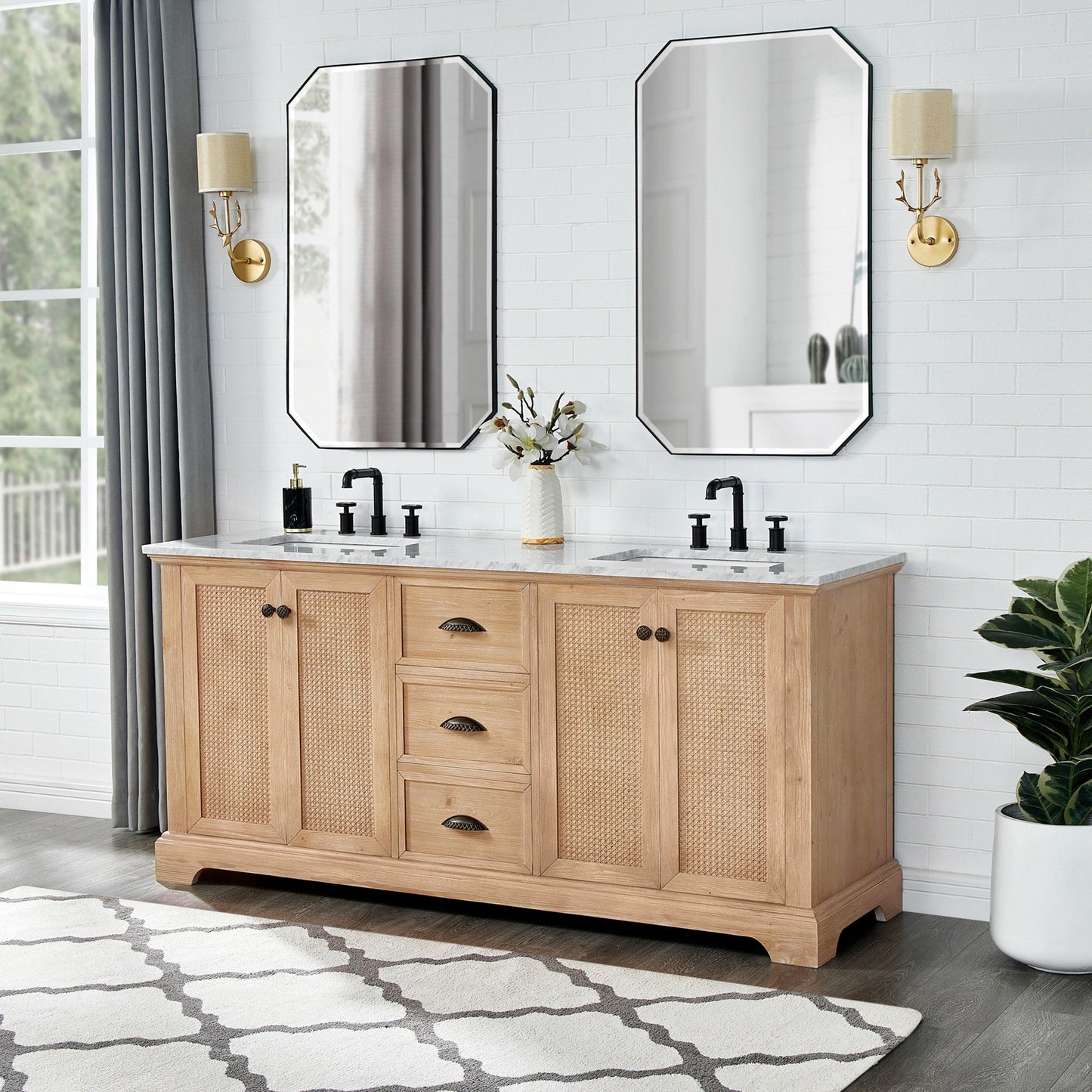 Meuble-lavabo Hervas avec plan de toilette en marbre naturel, sans miroir.